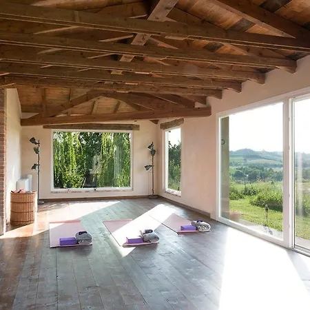 House With Pool Among Monferrato Vineyards Vakantiehuis *