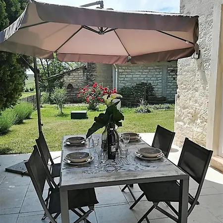 House With Pool Among Monferrato Vineyards Nyaraló