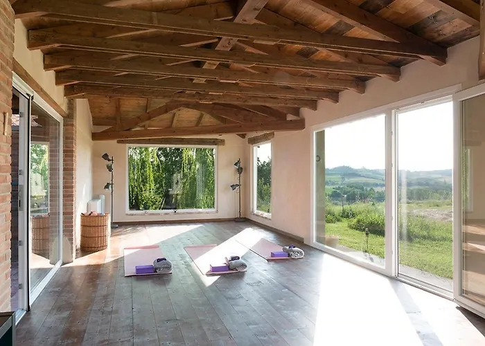 House With Pool Among Monferrato Vineyards Casa de Férias *